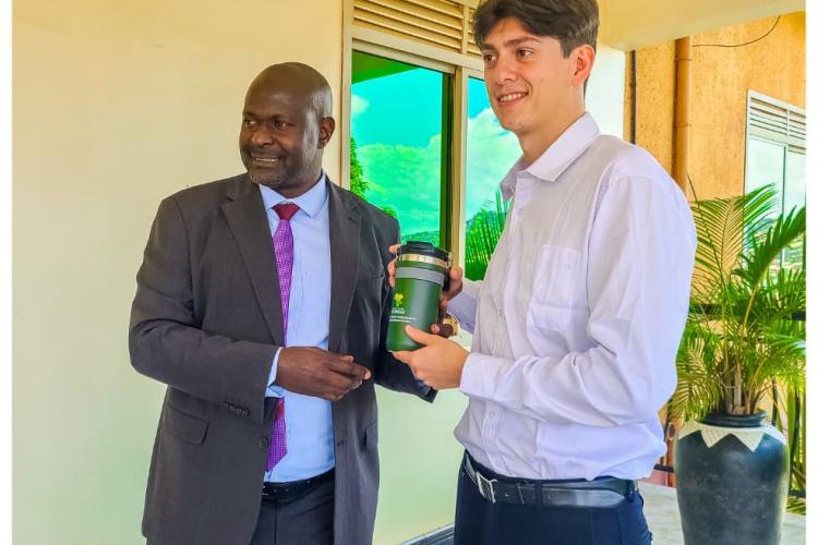Today at the AAYC Secretariat, we had the pleasure of meeting Mr. Giulio Versura; President & Founder of Global Youth Empowerment based in Italy with a support office in Syria.